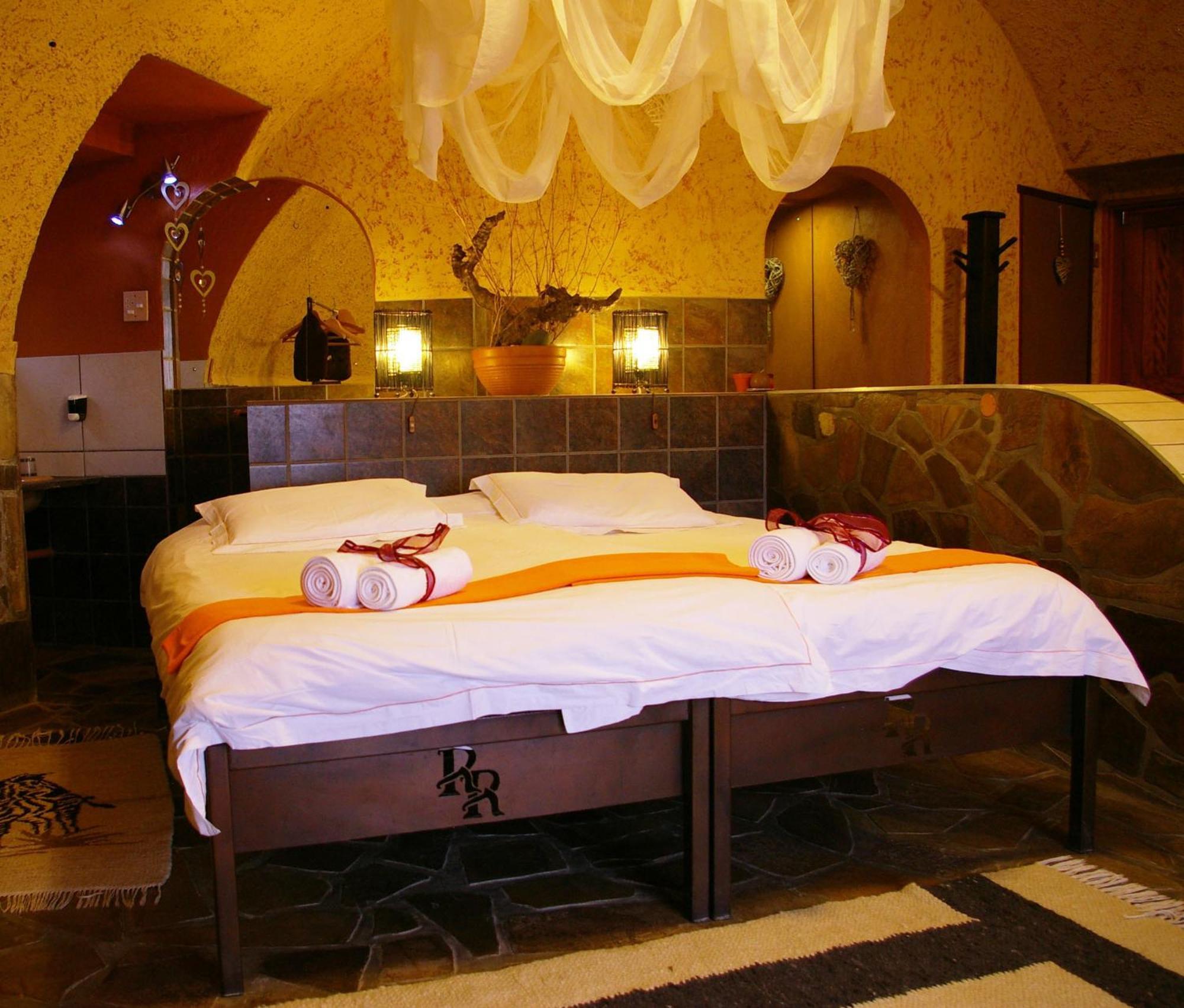 Rostock Ritz Desert Lodge Cha-re Exterior photo